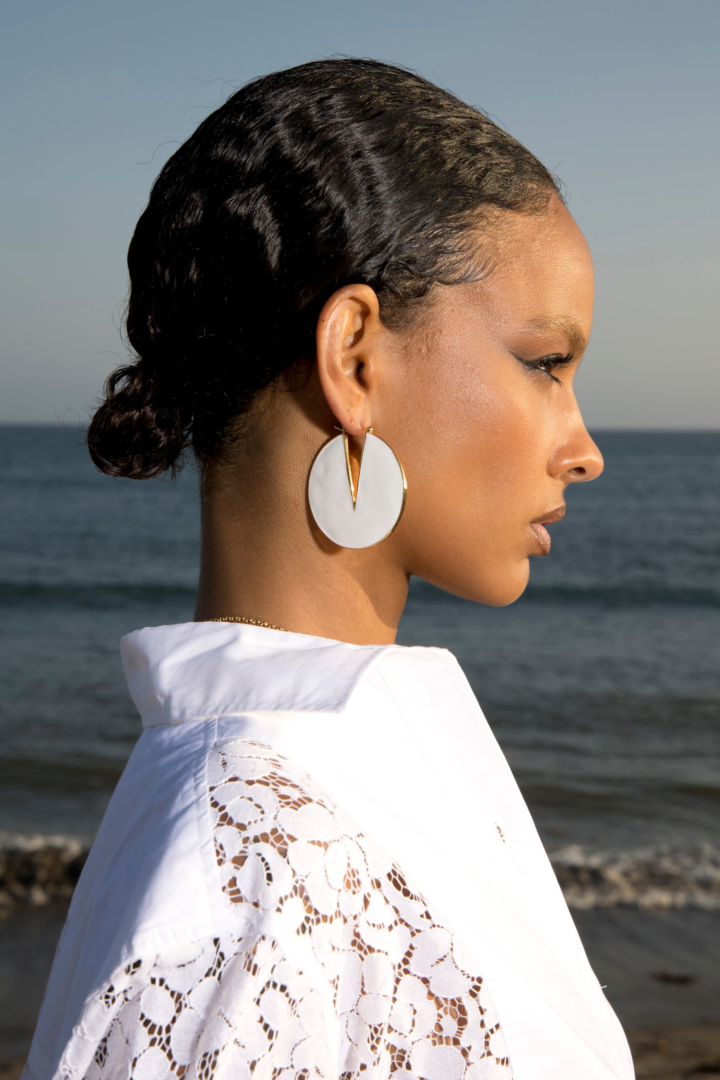 Luximi Earrings White
