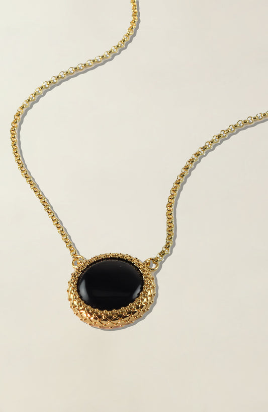 Royalty Pendant Necklace Black