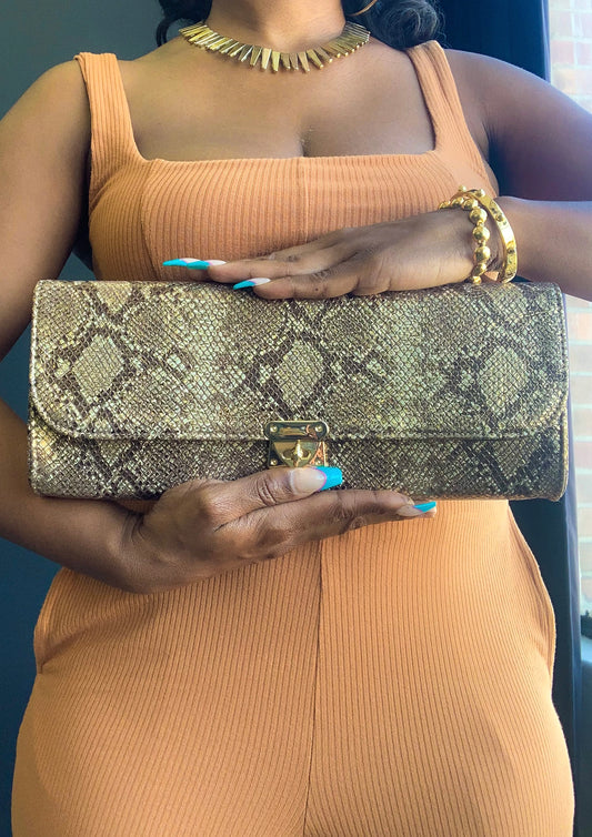 Elevate Your Date Night Look: The Chic and Versatile Cookie Clutch by Elizabeth Laine